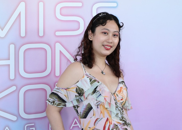 Thí sinh xấu nhất cuộc thi Hoa hậu Hong Kong được mời làm diễn viên