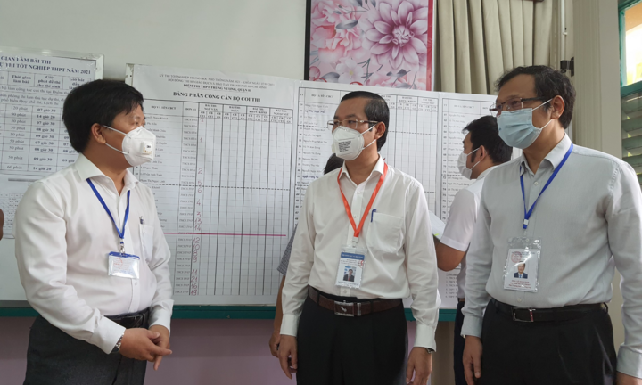 TP.HCM đình chỉ 1 cán bộ coi thi tốt nghiệp THPT vì không xét nghiệm COVID-19