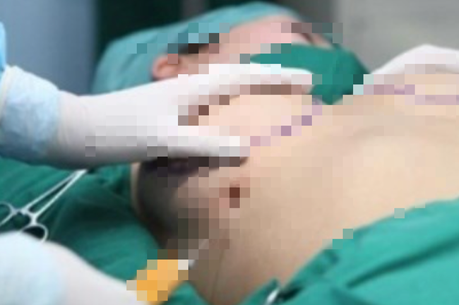 Bác sĩ thẩm mỹ chở xác cô gái chết khi nâng ngực từ TP.HCM về Trà Vinh khai gì?