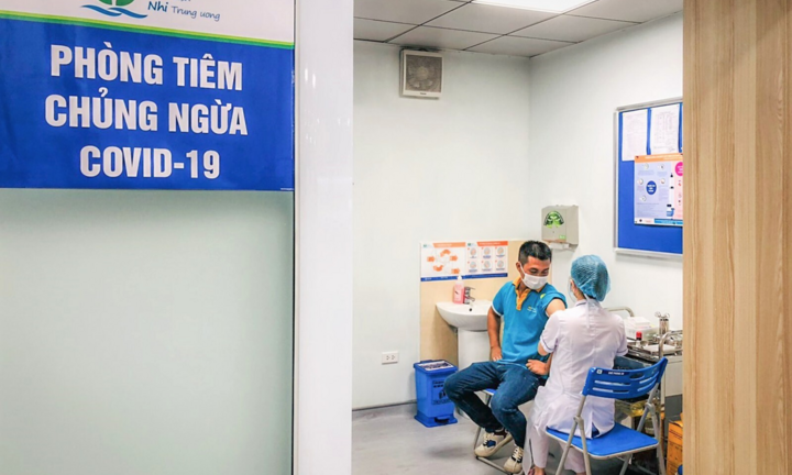 Gần 100% lực lượng tuyến đầu Vietnam Airlines Group được tiêm vaccine COVID-19