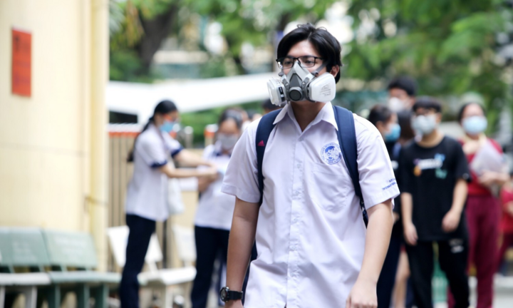 Những khoảnh khắc ấn tượng trong kỳ thi tốt nghiệp THPT 'đặc biệt nhất lịch sử'