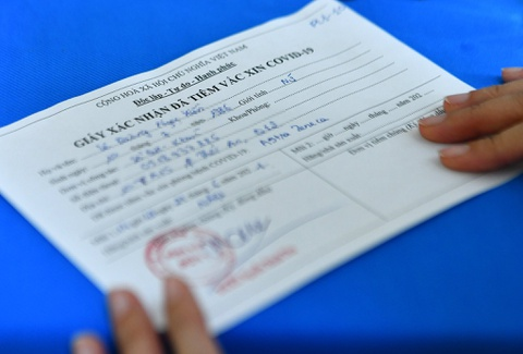 Khi nào được cấp giấy chứng nhận tiêm vaccine COVID-19?