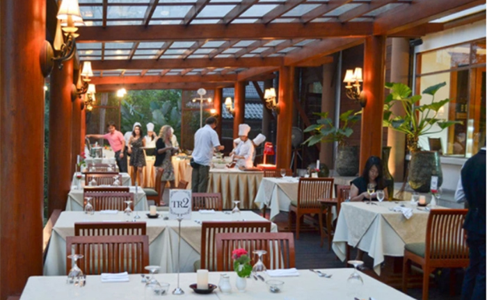 Hai năm mở nhà hàng bán cho khách ngoại: Lỗ thảm 2 tỷ, đóng cửa đi làm thuê