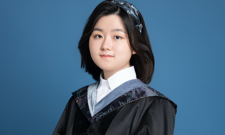 Nữ sinh 16 tuổi phá kỷ lục của đại học hàng đầu Canada