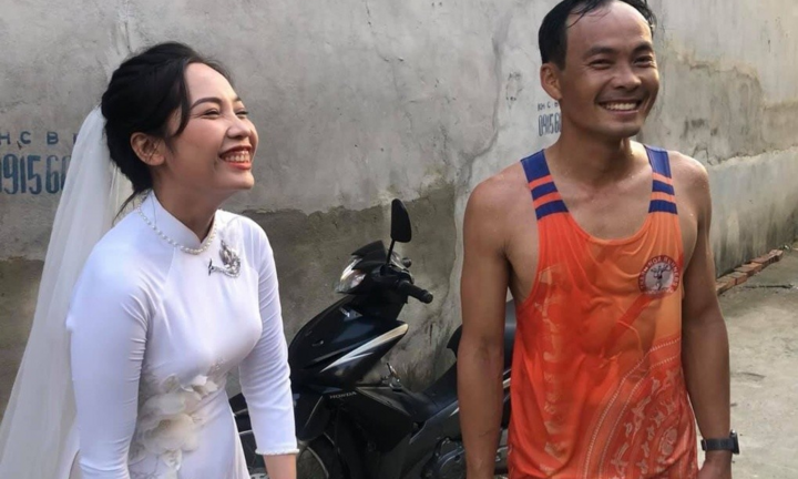 Chú rể Thanh Hóa chạy bộ 19 km đi đón dâu