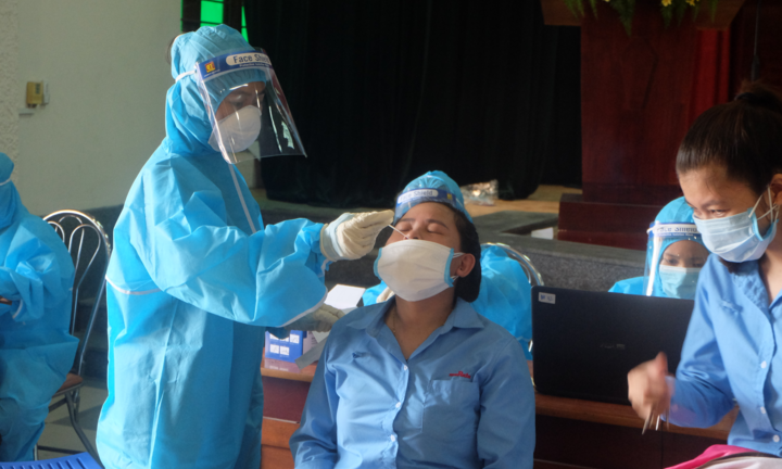 Thêm 17 công nhân Công ty TNHH điện tử Việt Hoa dương tính SARS-CoV-2