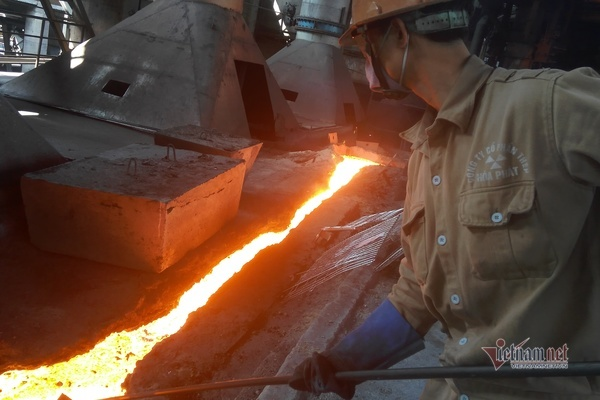 Bộ Tài chính muốn tăng thuế xuất khẩu phôi thép, doanh nghiệp đồng loạt phản đối