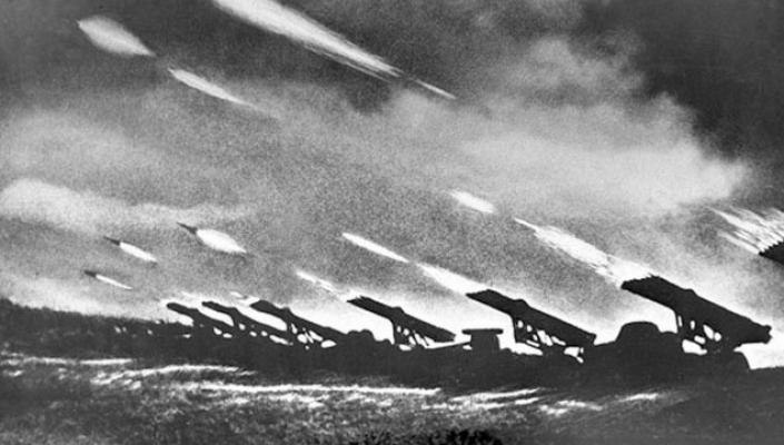 Lần đầu ra trận đã thắng lớn, Katyusha đã khiến quân Đức khiếp sợ như thế nào?