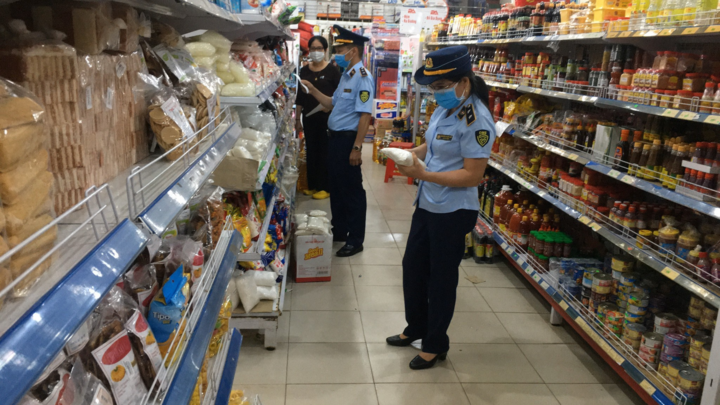 Cổ phiếu Thế giới Di động giảm sâu