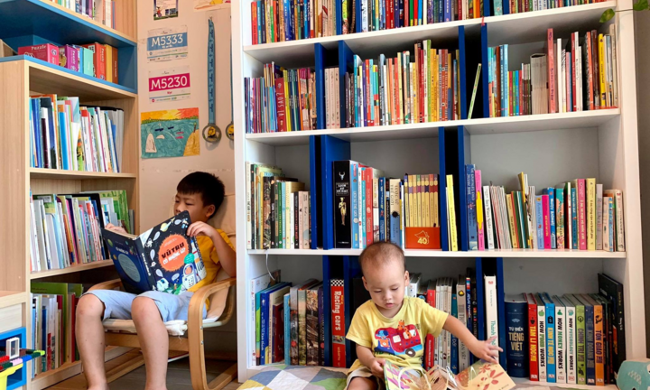 Ở nhà mùa dịch: Phụ huynh nên làm gì để con rời xa màn hình điện thoại, tivi?