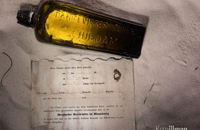 Lái xe dọc bãi biển, nhận mệnh lệnh từ 2 thế kỷ trước của vị thuyền trưởng Đức