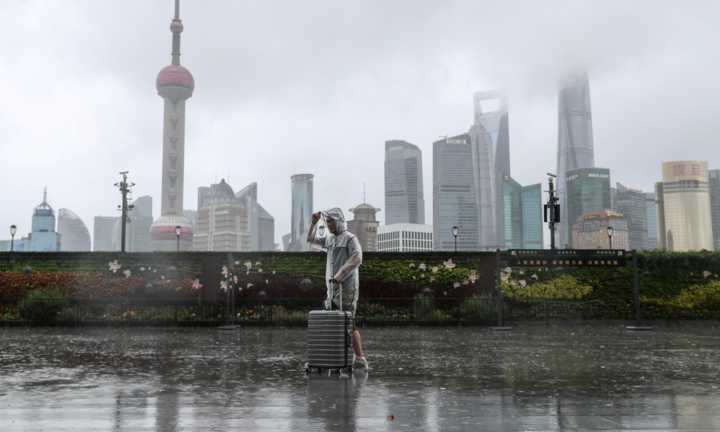 Bão In-fa khiến Thượng Hải gần như tê liệt 