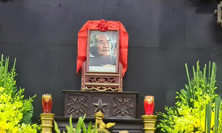 Gia đình, giới văn chương nghẹn ngào tiễn biệt nhà văn Sơn Tùng
