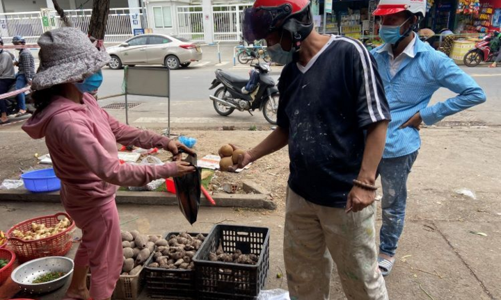 TP.HCM sẽ xử lý nghiêm người lợi dụng dịch bệnh tăng giá hàng hoá bất hợp lý