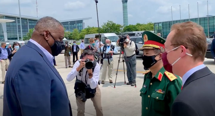 Video: Bộ trưởng Quốc phòng Mỹ đến Việt Nam