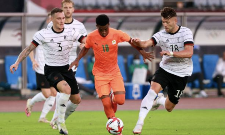 Á quân Đức bị loại ở vòng bảng bóng đá Olympic Tokyo 