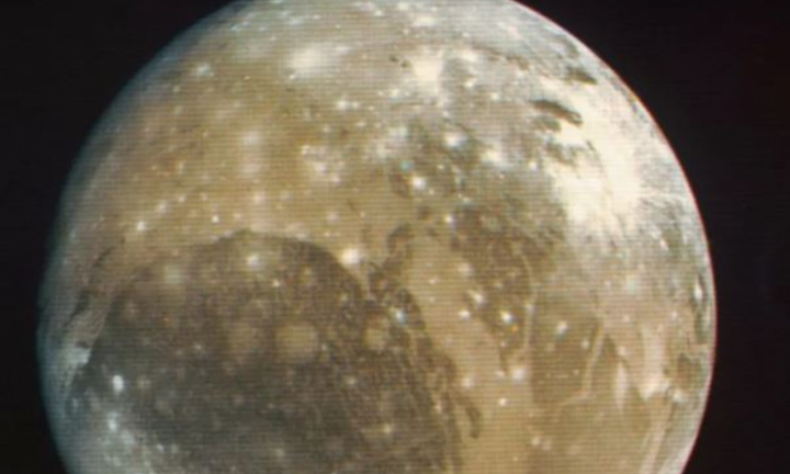 Phát hiện hơi nước trên bầu khí quyển Ganymede - mặt trăng lớn nhất Hệ Mặt trời