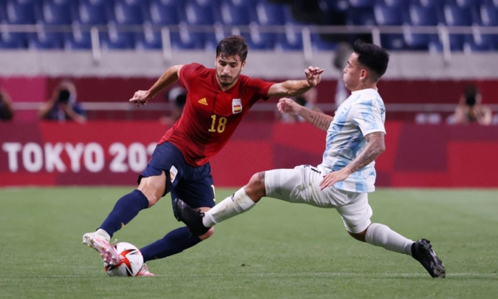 Tây Ban Nha loại Argentina từ vòng bảng bóng đá nam Olympic Tokyo 