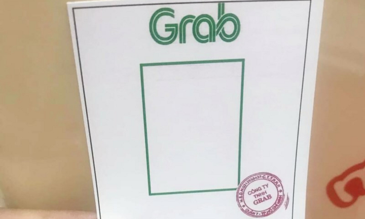 TP.HCM cảnh báo việc làm giả thẻ có logo và con dấu của Grab để đi đường