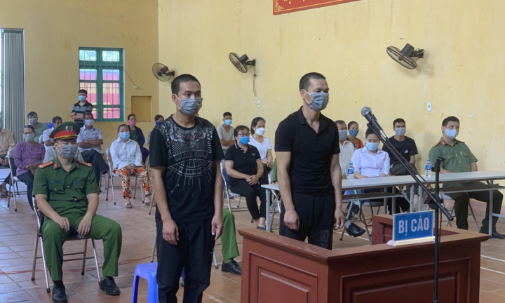 Hai kẻ say rượu, đấm cán bộ phòng dịch COVID-19 lĩnh 27 tháng tù