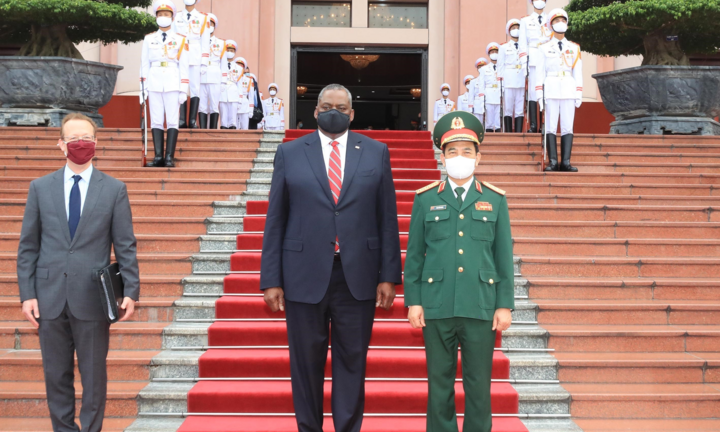 Bộ trưởng Quốc phòng Phan Văn Giang đón tiếp Bộ trưởng Quốc phòng Mỹ