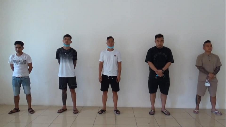 Bắt quả tang 'thánh chửi' Dương Minh Tuyền bay lắc trong quán hát ở Ninh Bình