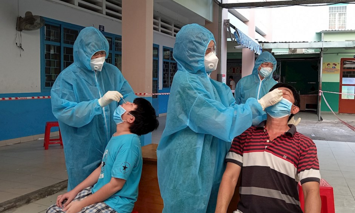 Video: Hà Nội triển khai lấy mẫu xét nghiệm COVID-19 diện rộng 