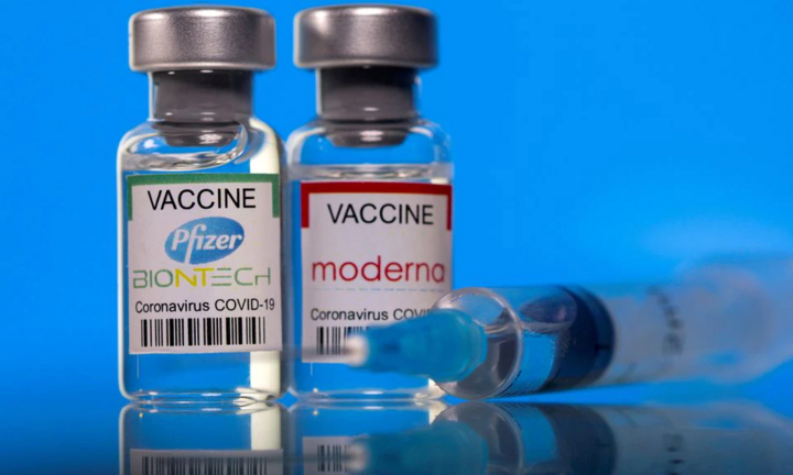 Pfizer và Moderna tăng giá vaccine COVID-19 ở châu Âu