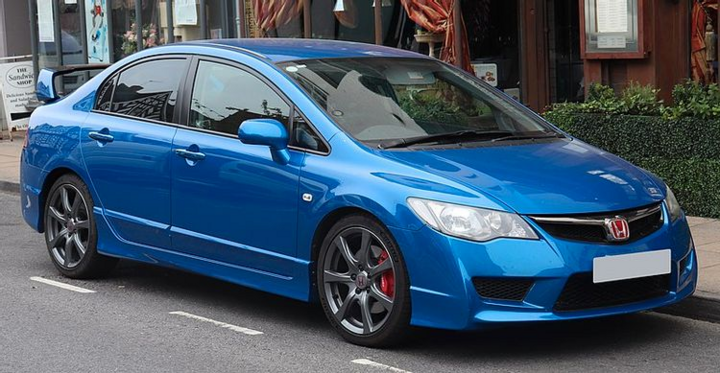 5 ô tô chạy nhanh, giá 'hời' đến khó tin