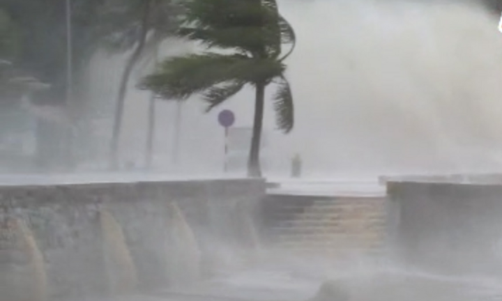 Áp thấp nhiệt đới trên Biển Đông nguy cơ mạnh lên thành bão