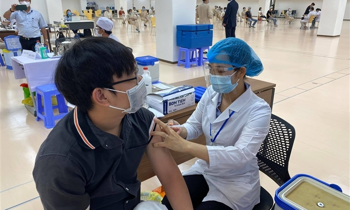 Bình Dương xin tiêm vaccine Nano Covax giai đoạn 3 cho 200.000 công nhân
