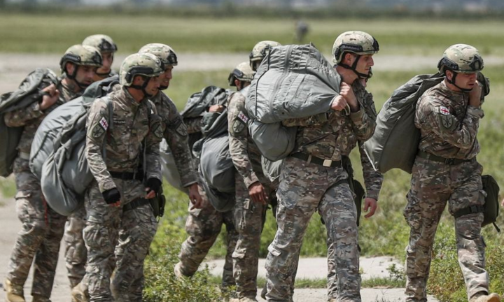 Bùng phát biến chủng Delta, quân đội Mỹ cân nhắc tiêm chủng bắt buộc cho binh sỹ