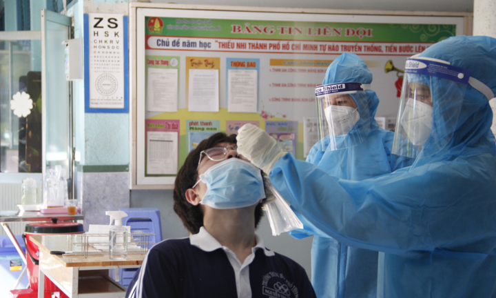 Ngày 5/8, TP.HCM thêm 3.886 ca COVID-19, tăng 586 ca so với hôm qua