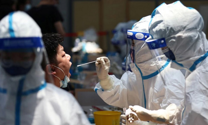 Trung Quốc thưởng tiền cho người báo cáo ca nghi mắc COVID-19