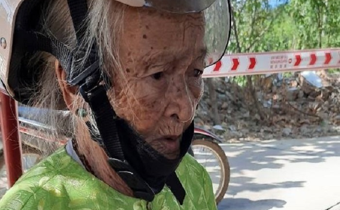 Cảm động cụ bà nghèo ở Quảng Nam dành tiền tiết kiệm ủng hộ chống dịch