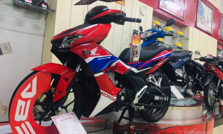 Xe máy giảm sâu trên chục triệu 'chống ế' đầu tháng Ngâu