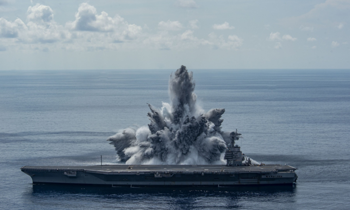 Mỹ tiếp tục ‘tra tấn’ siêu tàu sân bay hạt nhân Ford bằng 18 tấn thuốc nổ