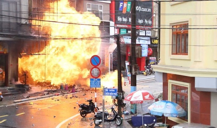 Nhân viên điện lực kể phút cứu 2 bé gái kẹt trong vụ cháy cửa hàng gas ở Sa Pa