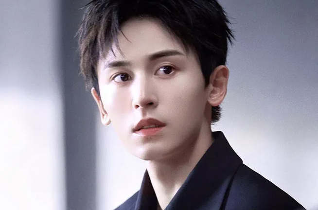 Trương Triết Hạn vất vả 10 năm, chưa lên đỉnh cao đã 'ngã ngựa'