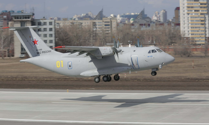 Máy bay quân sự Nga bốc cháy, lao xuống đất khi đang thử nghiệm
