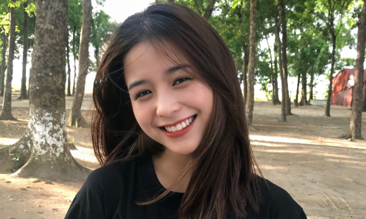 Nữ sinh Hưng Yên sở hữu vẻ đẹp trong trẻo 'đốn tim' dân mạng