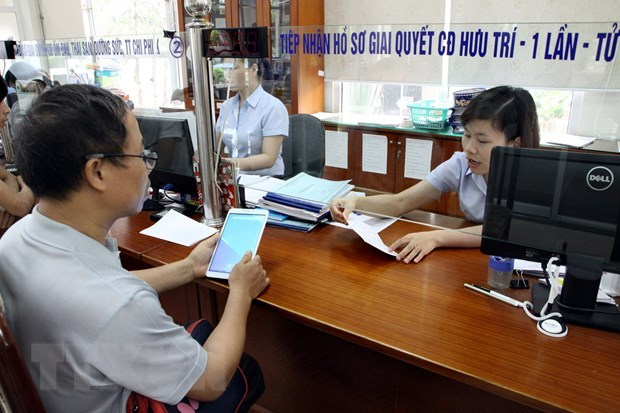 Khi nào doanh nghiệp được tạm dừng đóng BHXH vào quỹ hưu trí và tử tuất?