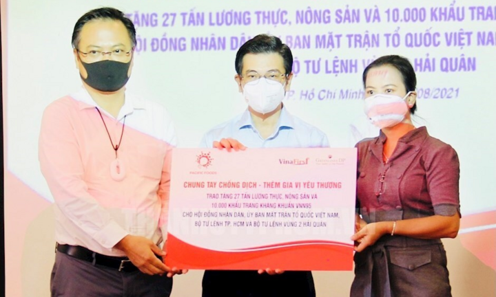 47 tấn nông sản và 10.000 khẩu trang ủng hộ TP.HCM