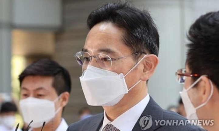 ‘Thái tử’ Samsung ra tòa sau 6 ngày được ân xá