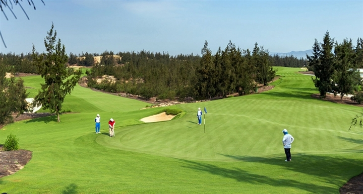 Sau vụ lãnh đạo cục Thuế đi đánh golf giữa mùa dịch, Bộ Tài chính siết kỷ luật