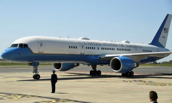 Phó Tổng thống Mỹ công du nước ngoài khác gì với Tổng thống?