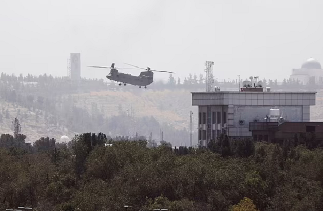 169 công dân Mỹ giữa vòng vây Taliban, Lầu Năm Góc điều trực thăng giải cứu
