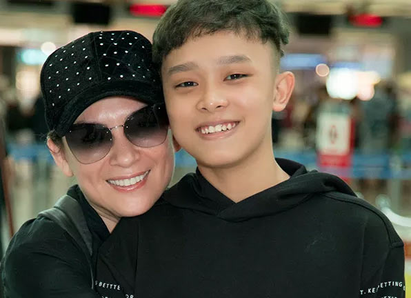 Sau scandal giữ hộ cát-sê, Phi Nhung nói gì về Hồ Văn Cường?