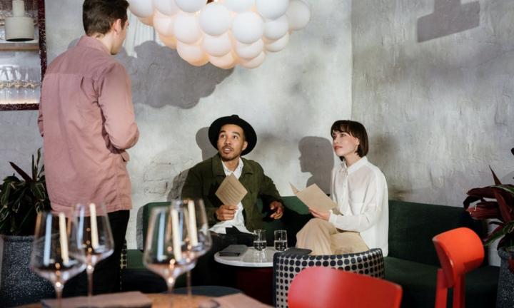 Những quy tắc thú vị nên biết về tiền tip ở Mỹ