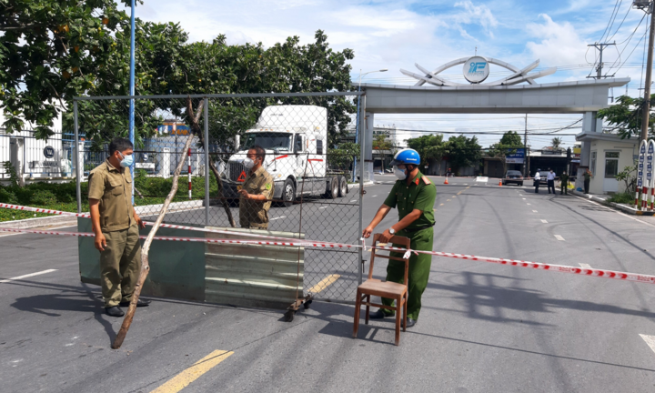 Cần Thơ phong toả hơn 4.000 hộ dân, Cà Mau thực hiện Chỉ thị 16 từ 0h ngày 24/8
